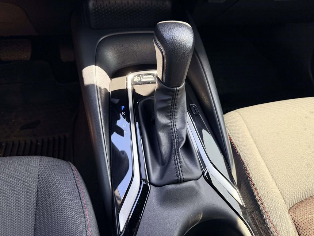 Used 2025 Toyota Corolla SE image 6