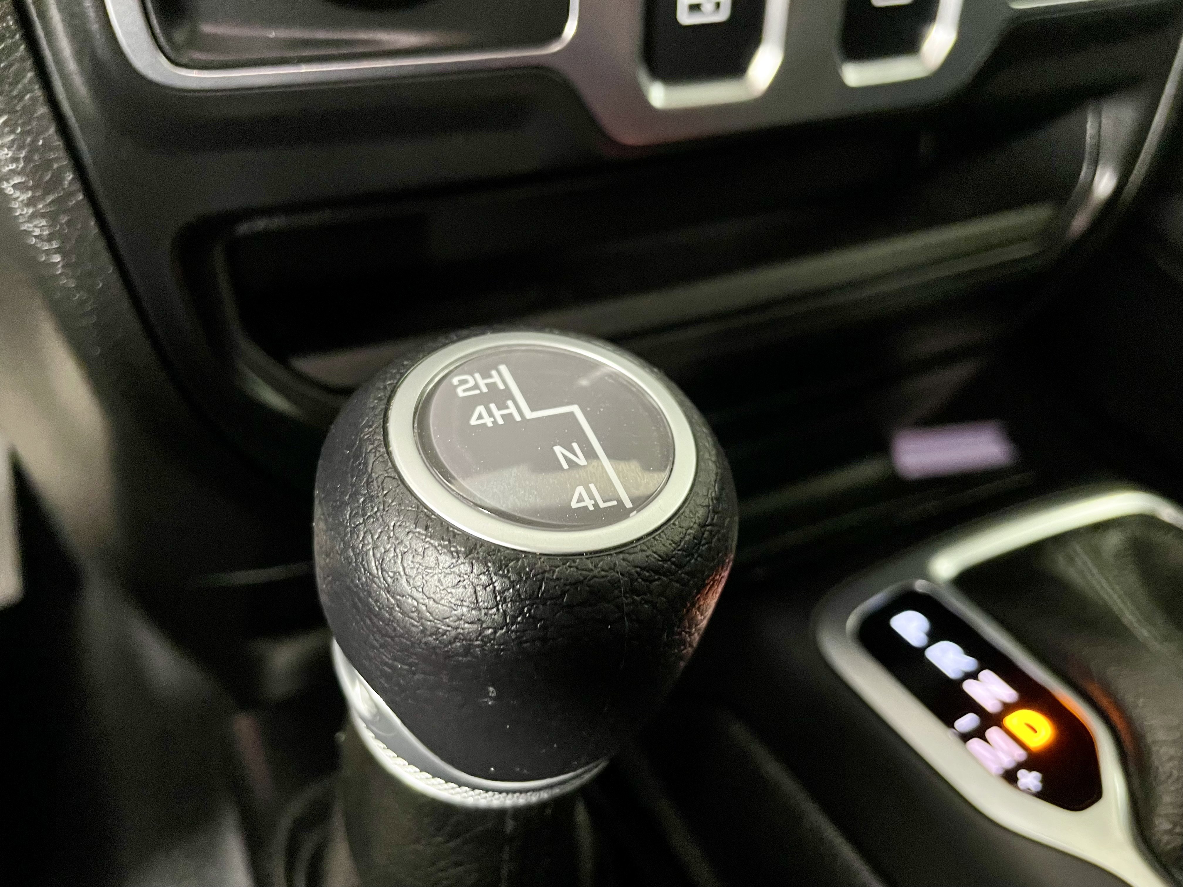 Used 2020 Jeep Wrangler Sport S image 21