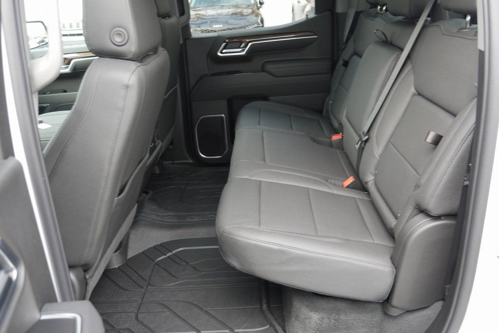 New 2026 Chevrolet Silverado 1500 RST w/ Redline Edition AWD/4WD image 28