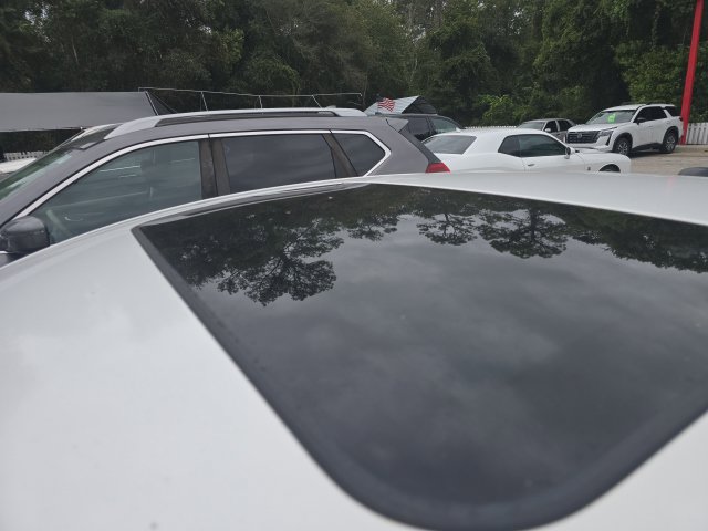 Used 2012 MAZDA MAZDA3 i Grand Touring w/ Tech Pkg FWD image 8