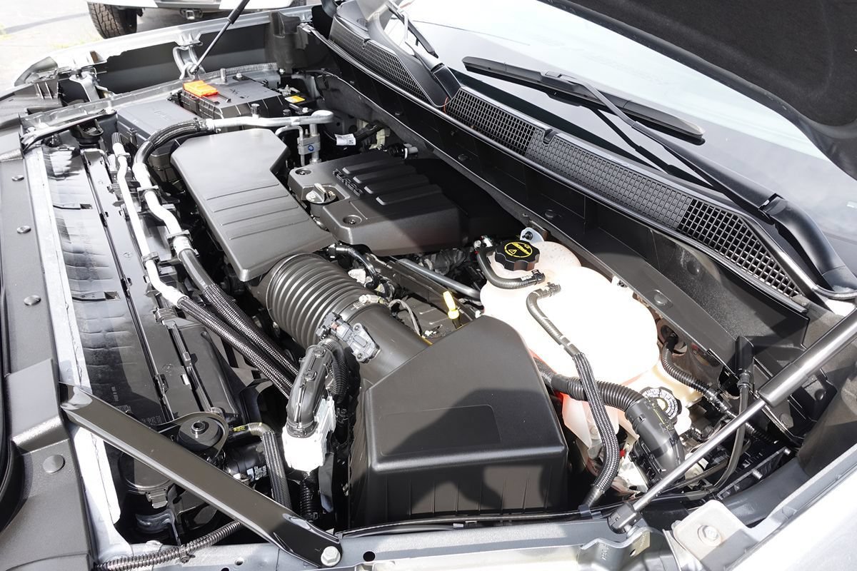Used 2024 Chevrolet Silverado 1500 LT AWD/4WD image 58