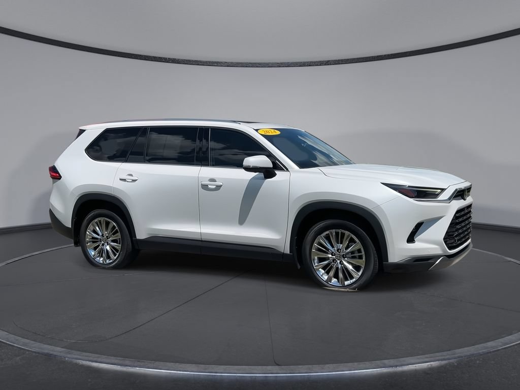 Used 2024 Toyota Grand Highlander AWD image 2