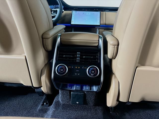 New 2026 Land Rover Range Rover Long Wheelbase SE AWD/4WD image 25