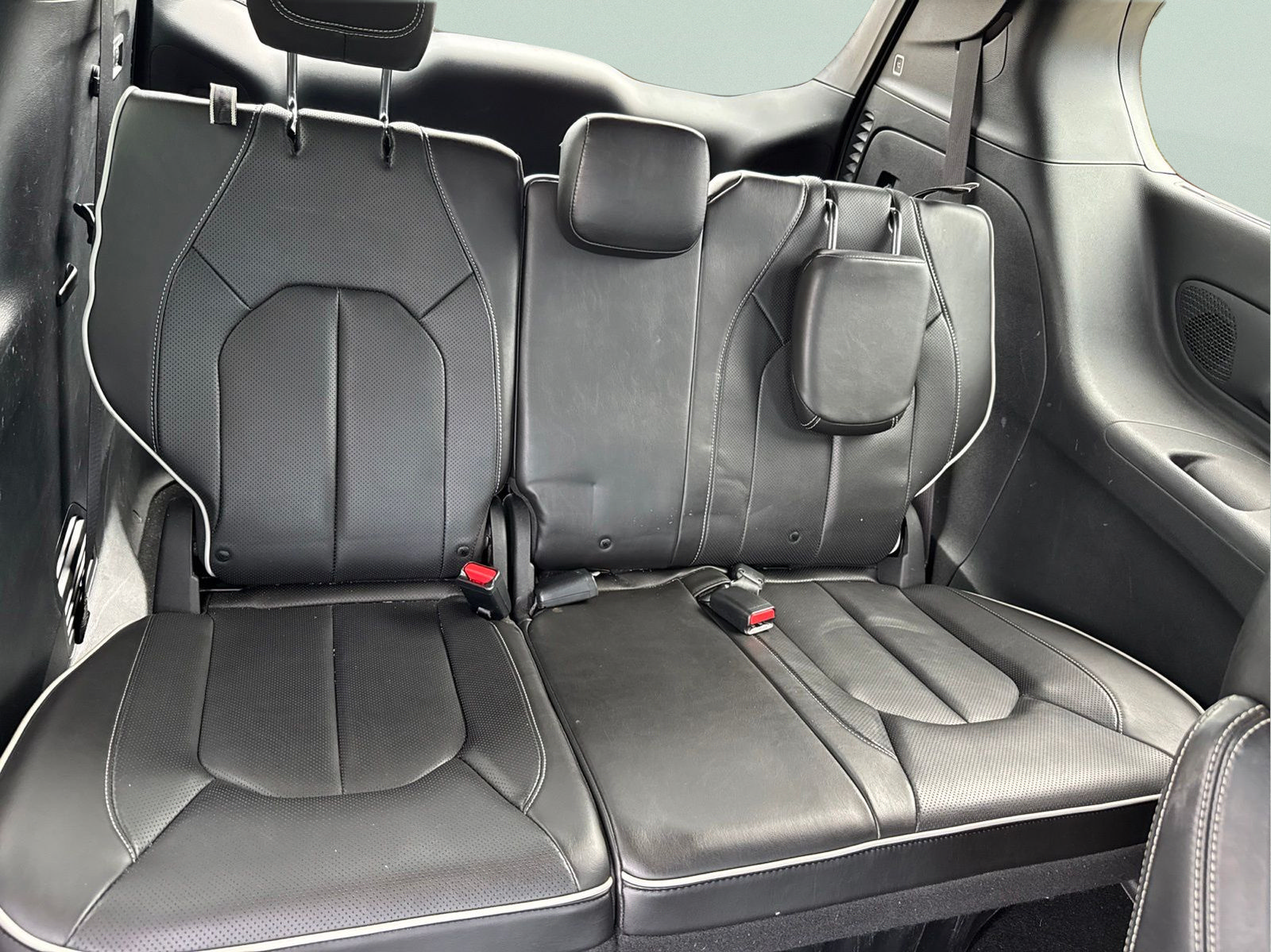 Certified 2020 Chrysler Pacifica Limited FWD image 18