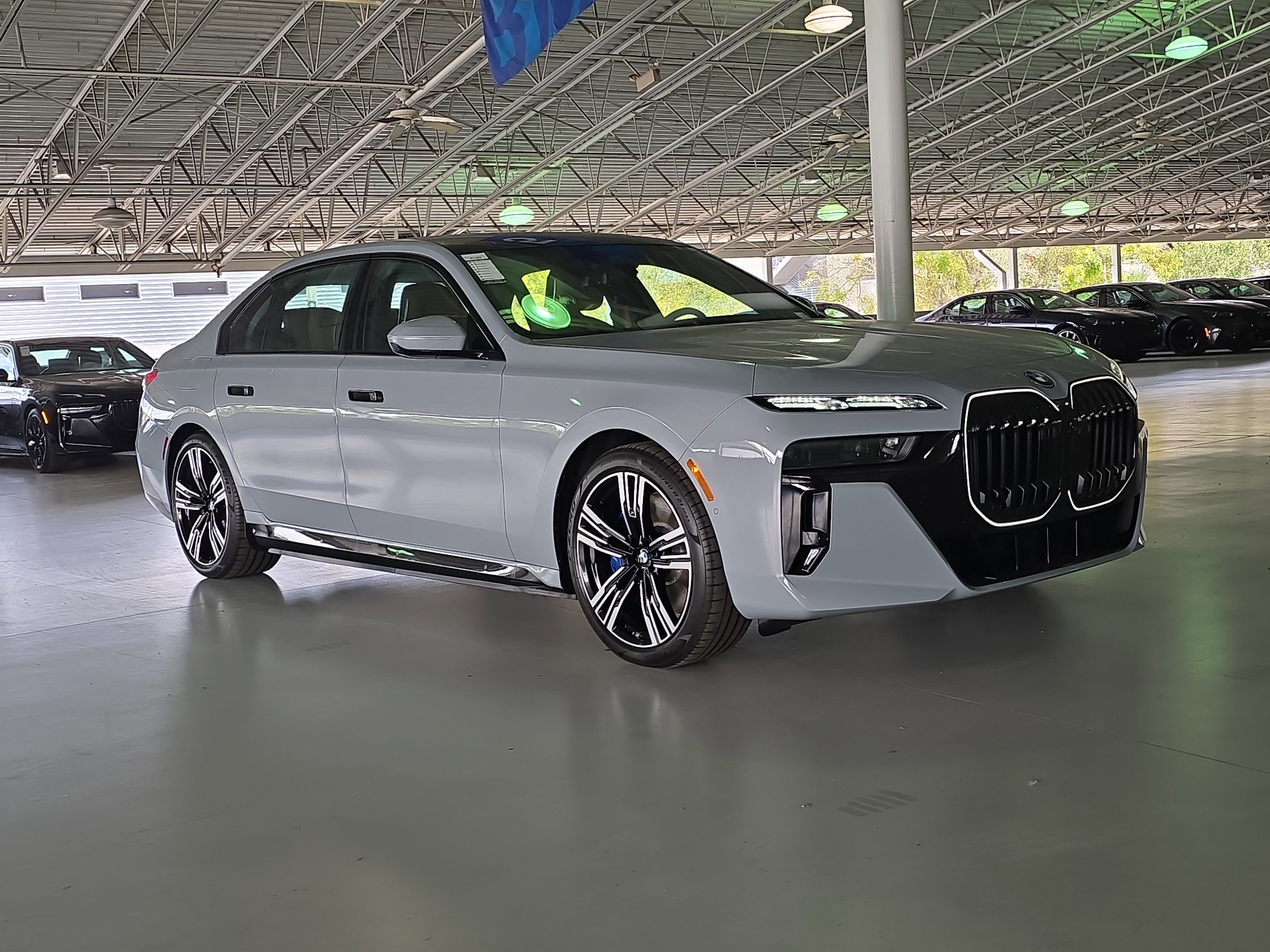 New 2026 BMW i7 xDrive60 w/ Executive Package image 2