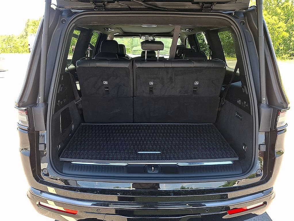 Used 2025 Jeep Grand Wagoneer Series II Obsidian w/ Quick Order Packagew 28T AWD/4WD image 29
