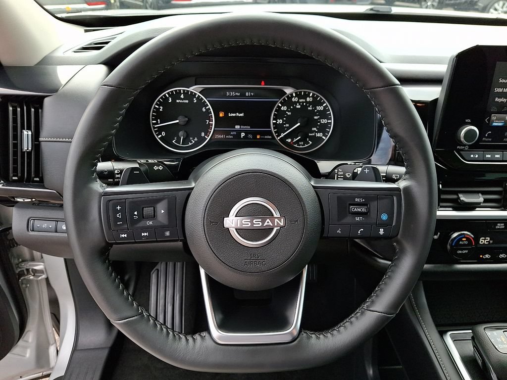 Used 2024 Nissan Pathfinder SV AWD/4WD image 20