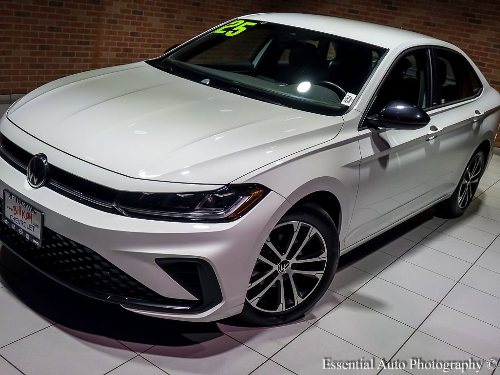 Used 2025 Volkswagen Jetta Sport image 5