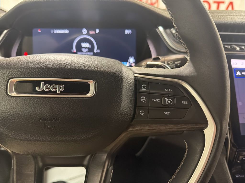 Used 2024 Jeep Grand Cherokee Limited AWD/4WD image 25