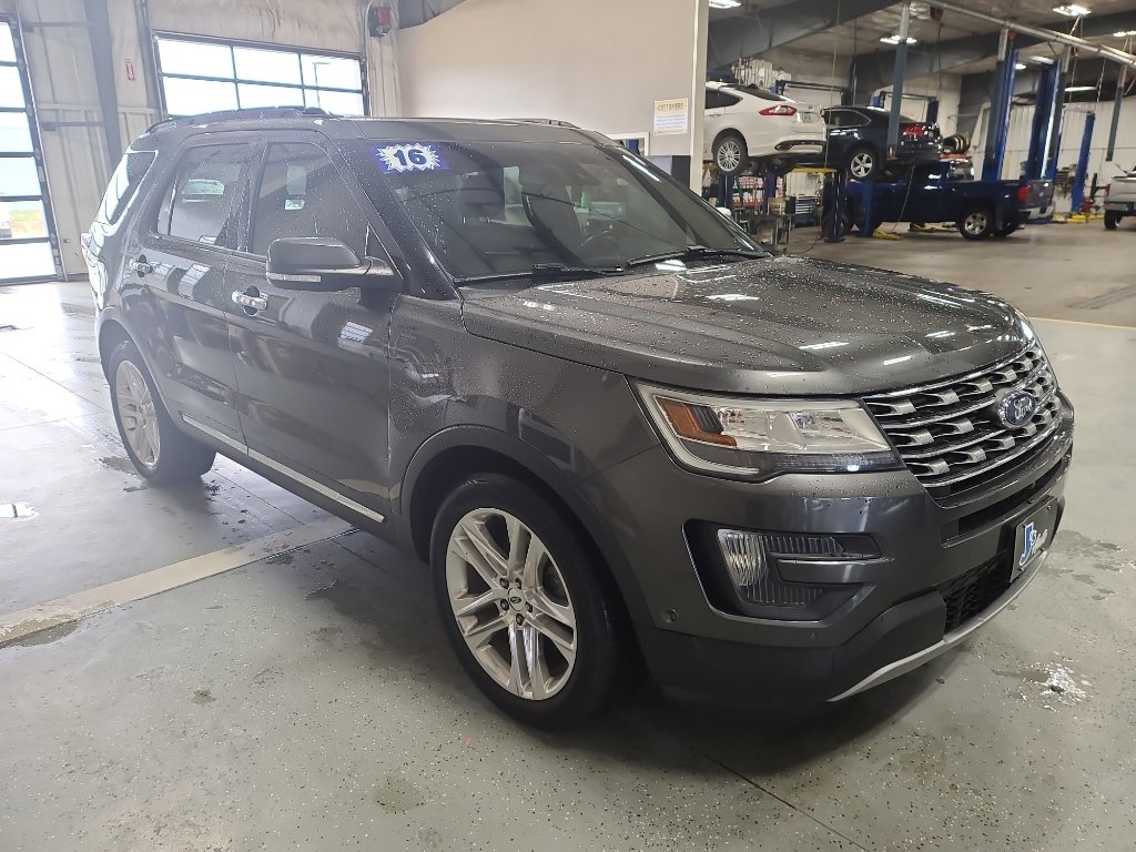 Used 2016 Ford Explorer Limited w/ Equipment Group 301A image 4