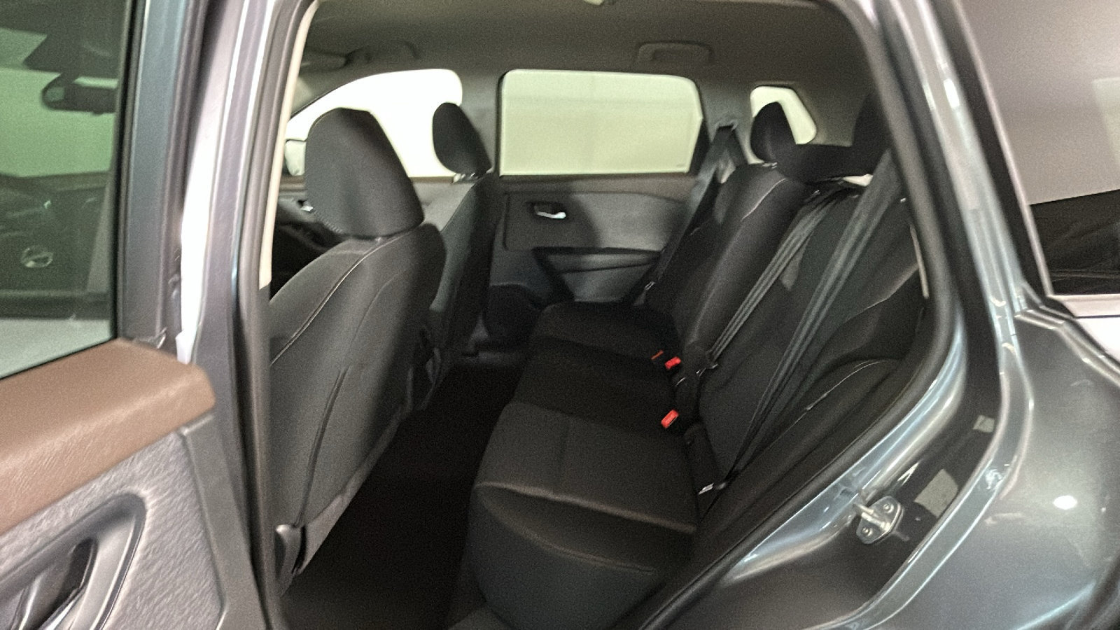 Used 2023 Nissan Rogue SV AWD/4WD image 33