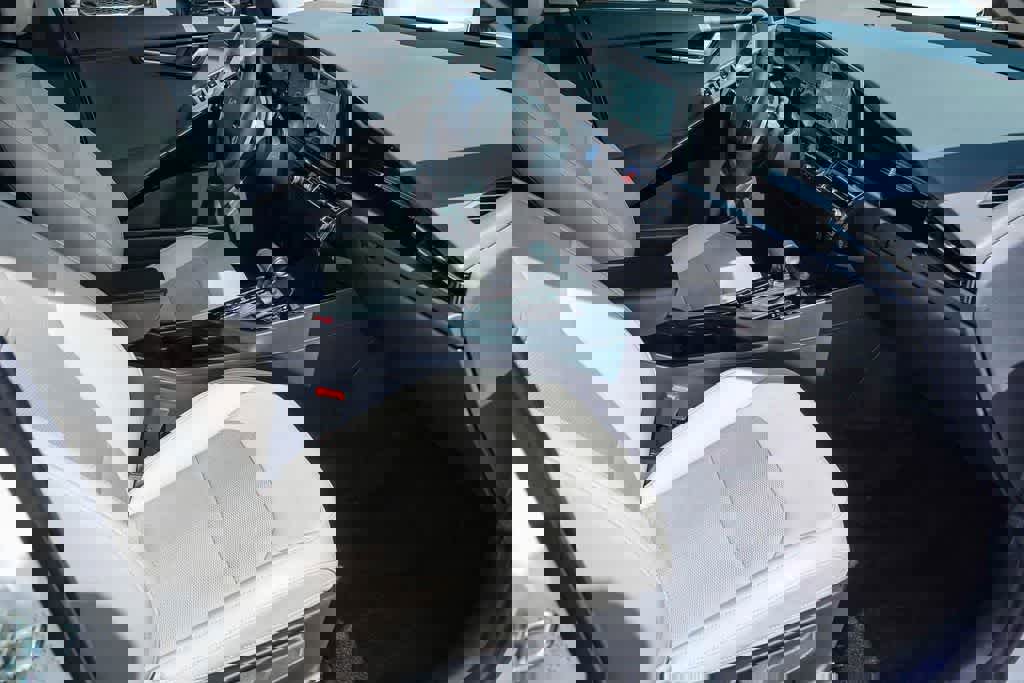 Certified 2023 Kia Niro EX Touring image 15