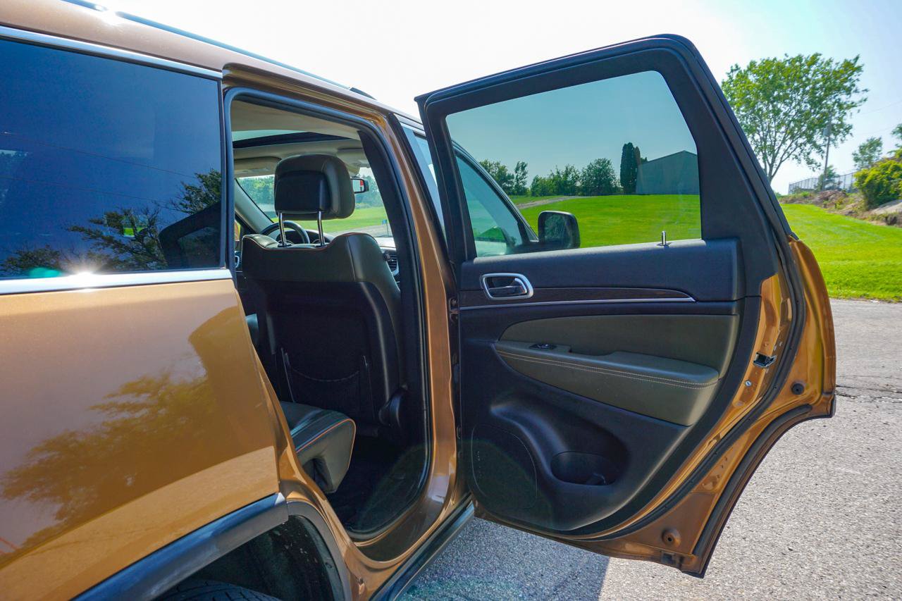Used 2011 Jeep Grand Cherokee 70th Anniversary AWD/4WD image 25