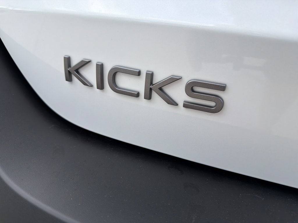New 2026 Nissan Kicks SR w/ SR Premium Package FWD image 10