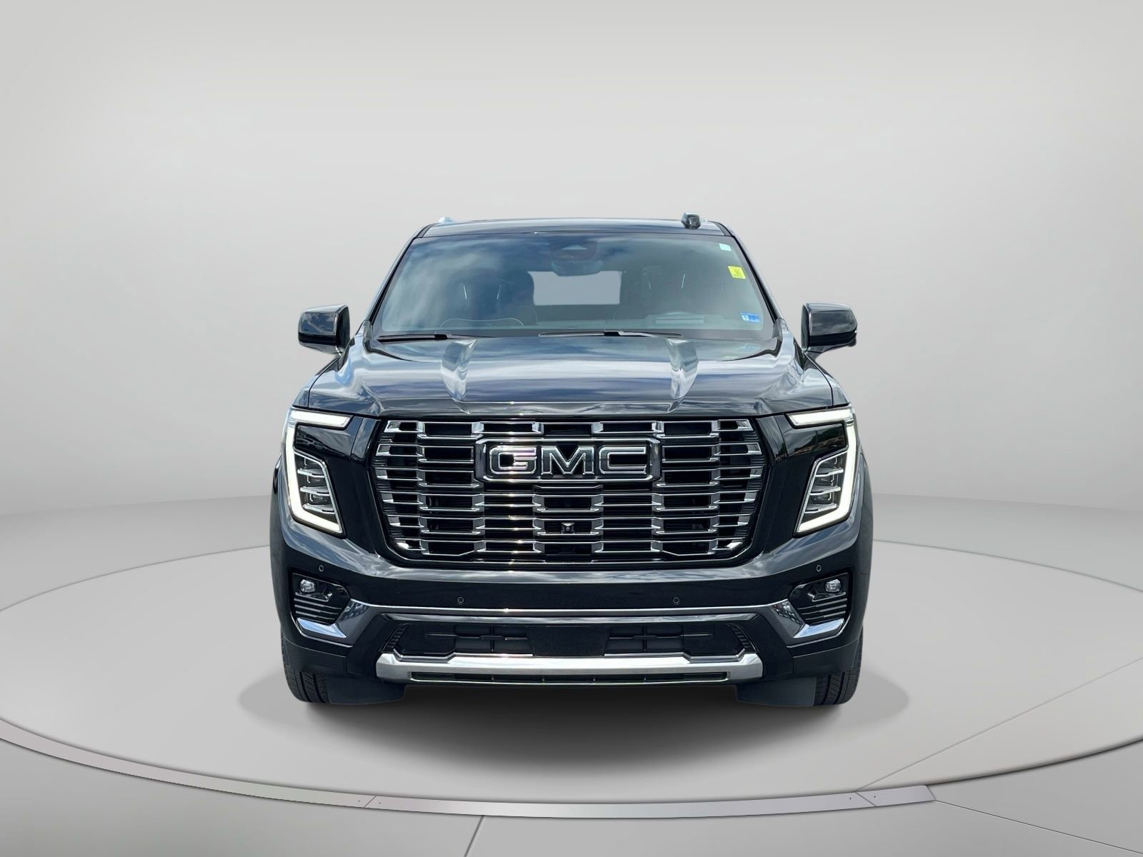 Used 2025 GMC Yukon Denali Ultimate AWD/4WD image 9