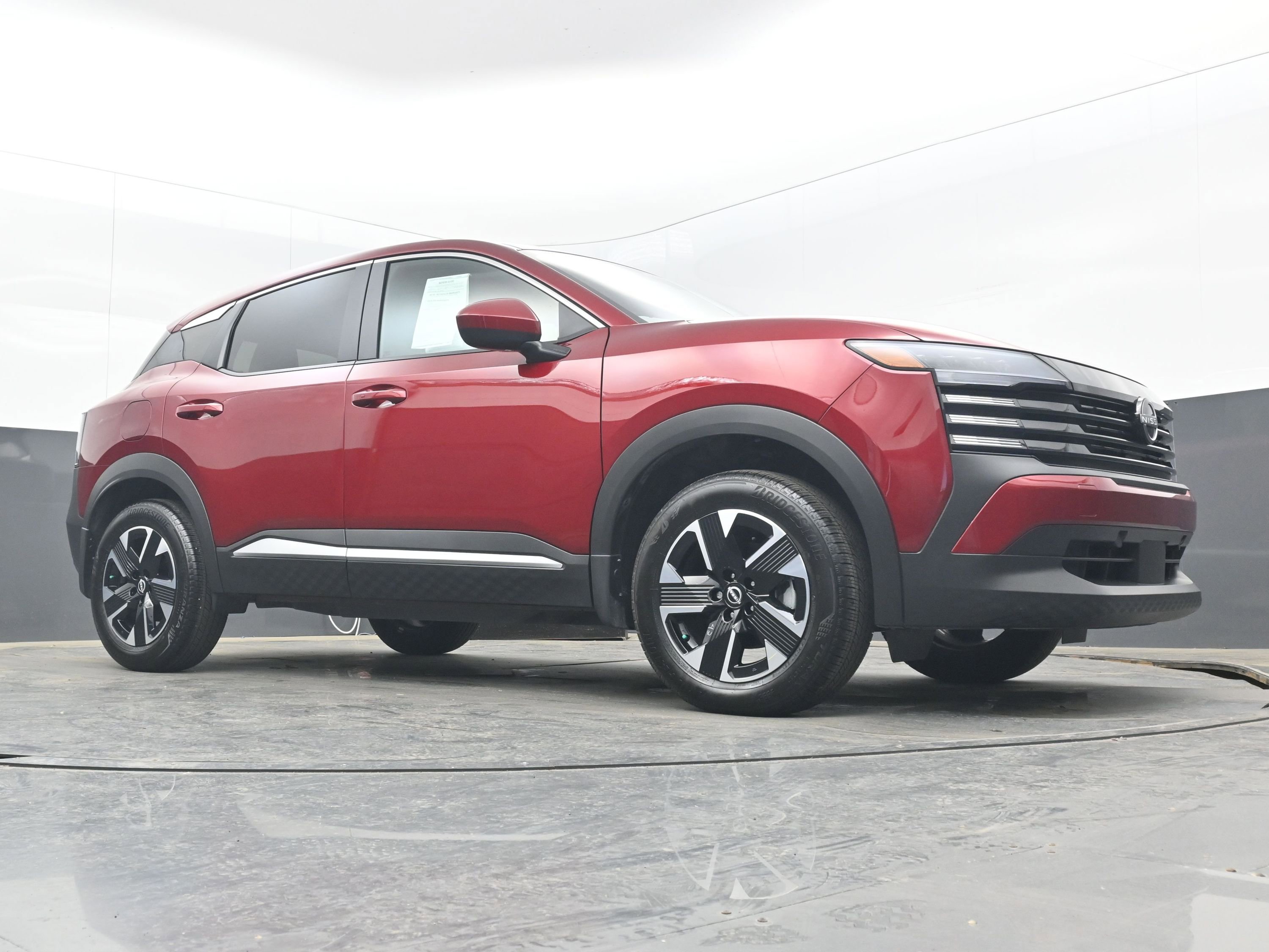 Certified 2025 Nissan Kicks SV image 22