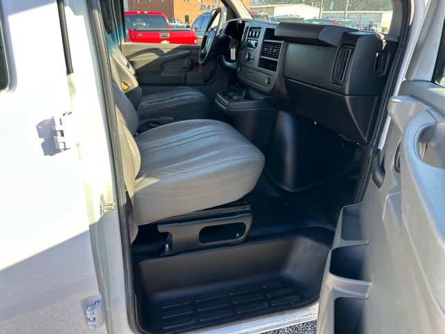 Used 2011 Chevrolet Express 1500 image 26