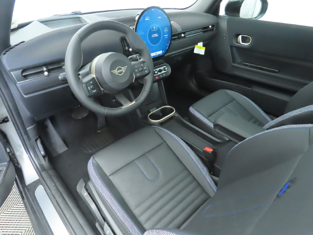 Used 2026 MINI Cooper 2-Door Hardtop FWD image 11