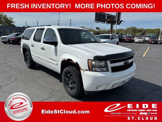 Used 2008 Chevrolet Suburban LT w/ LT Preferred Equipment Group AWD/4WD image 1