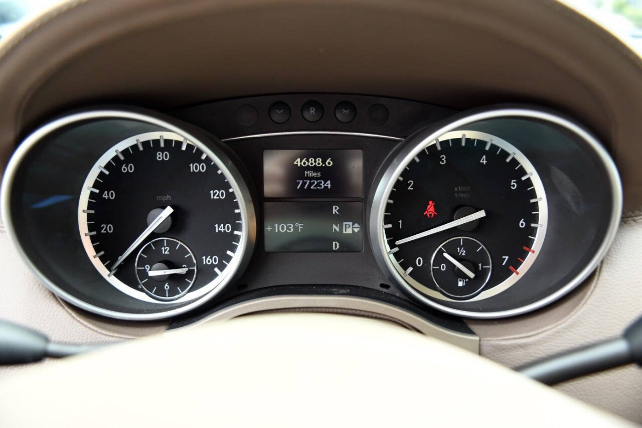 Used 2011 Mercedes-Benz GL 450 4MATIC image 24