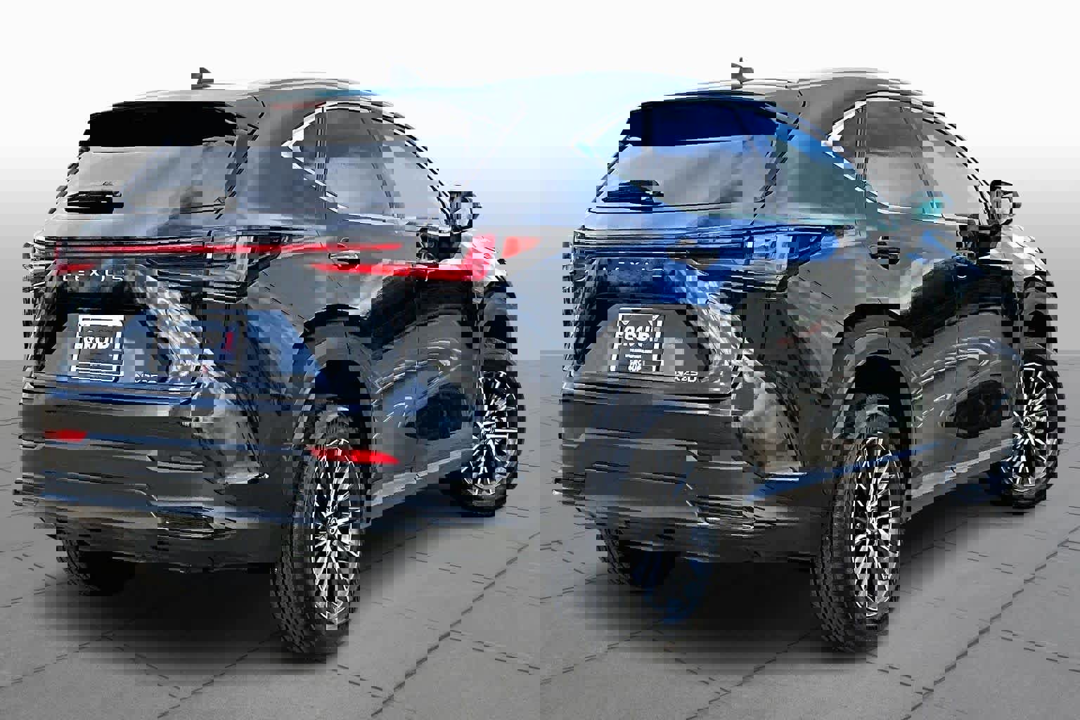 Used 2025 Lexus NX 250 FWD w/ Towing Package (2000 Lbs) image 13