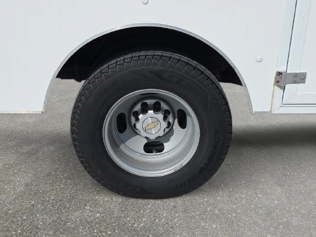 Used 2020 Chevrolet Express 3500 w/ Power Convenience Package RWD image 28
