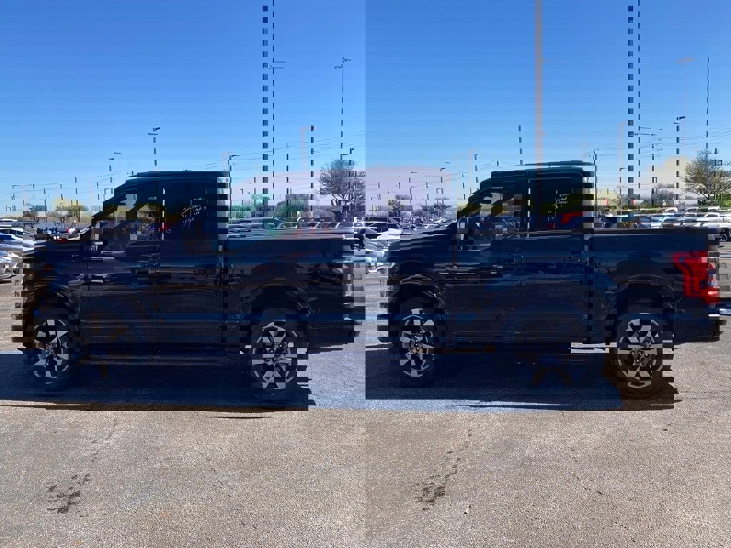 Used 2017 Ford F150 XLT w/ Equipment Group 302A Luxury image 8