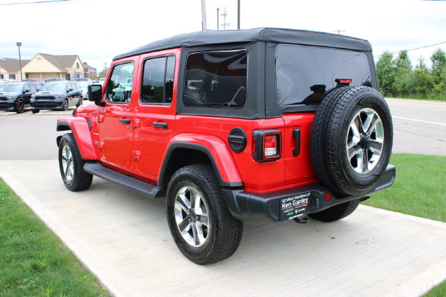 Used 2022 Jeep Wrangler Unlimited Sahara AWD/4WD image 29