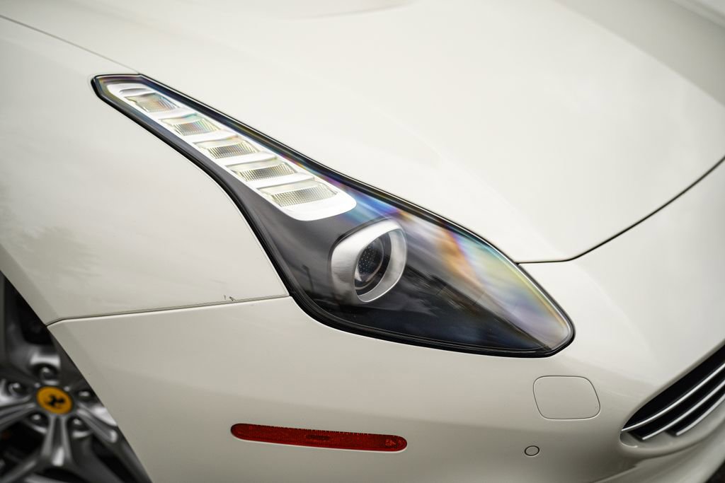Used 2016 Ferrari California T image 7
