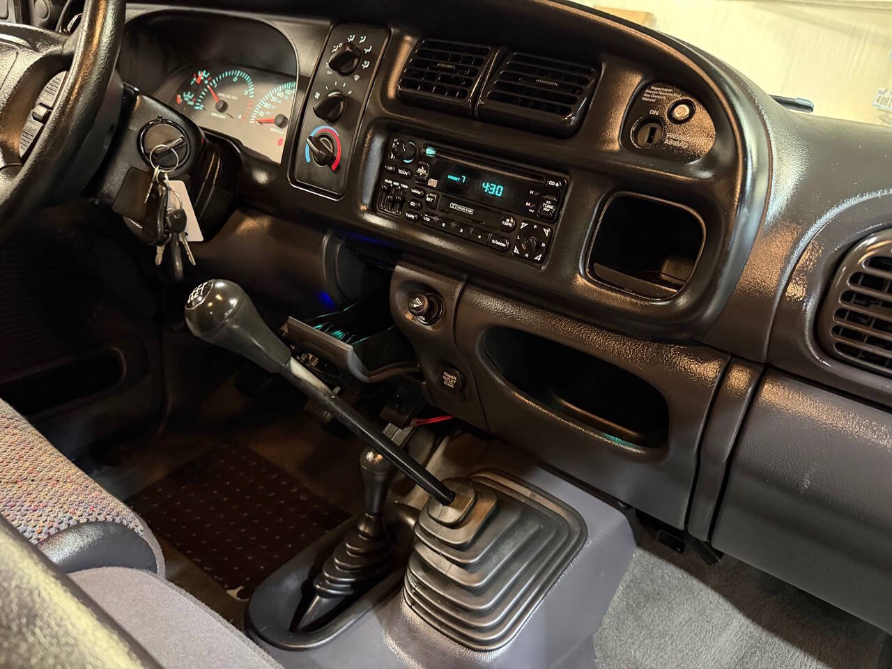 Used 2001 Dodge Ram 3500 Truck 4x4 Quad Cab image 38