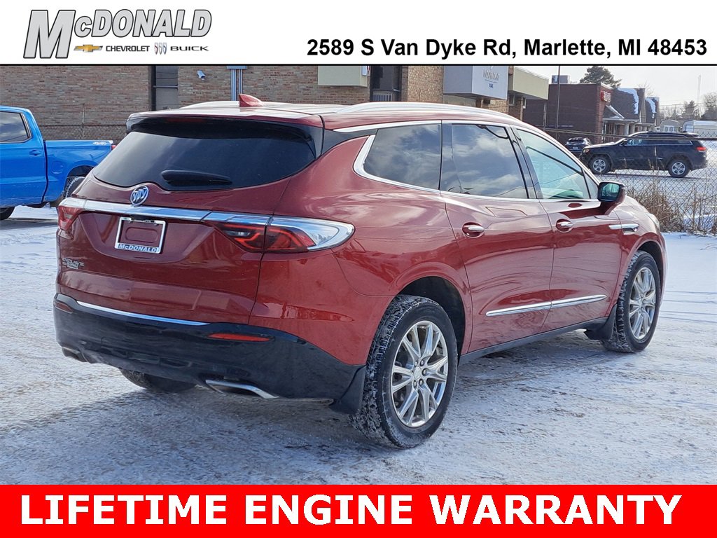 Used 2022 Buick Enclave Essence image 3