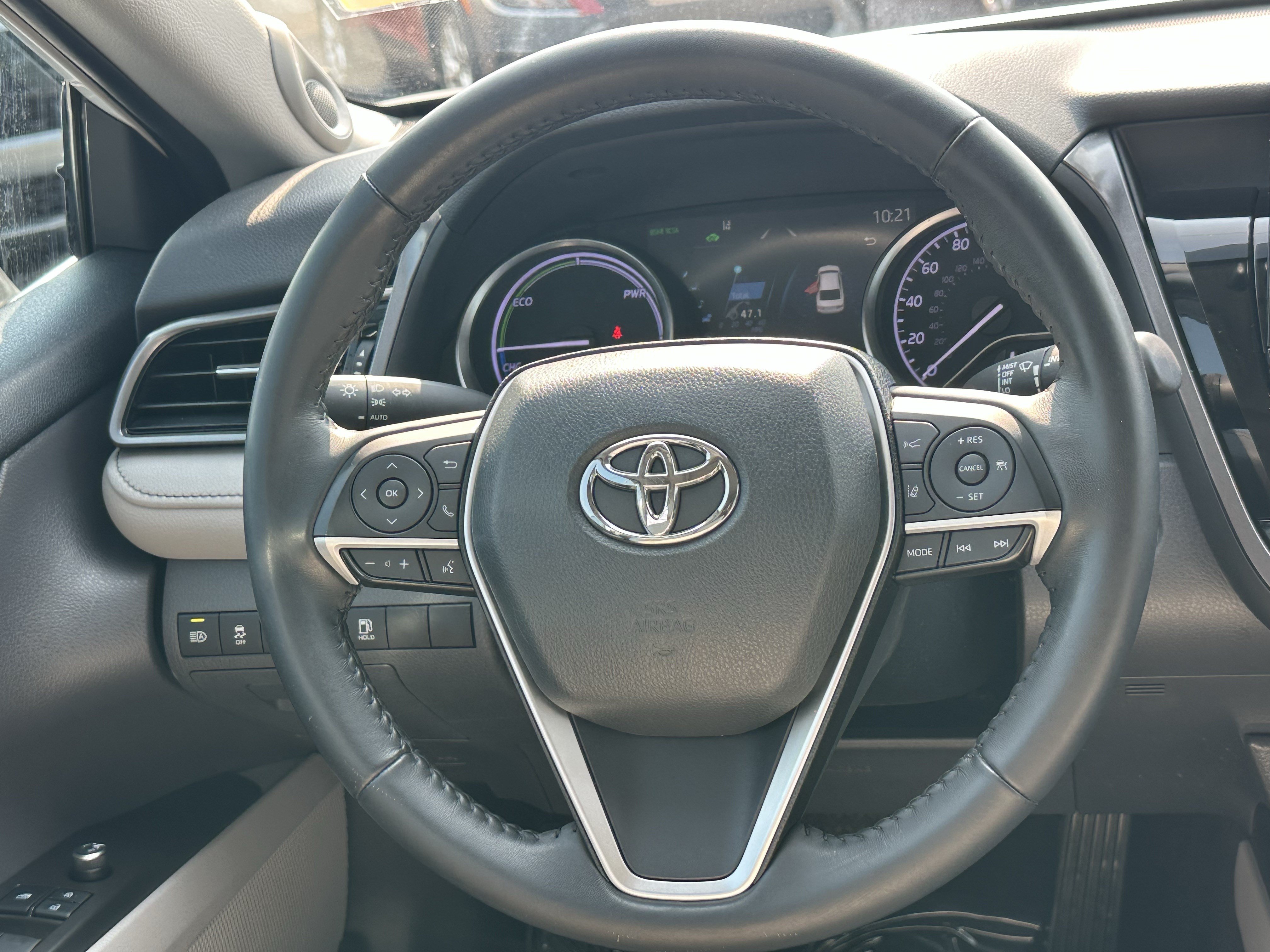 Used 2021 Toyota Camry XLE w/ Navigation Upgrade Package FWD image 23
