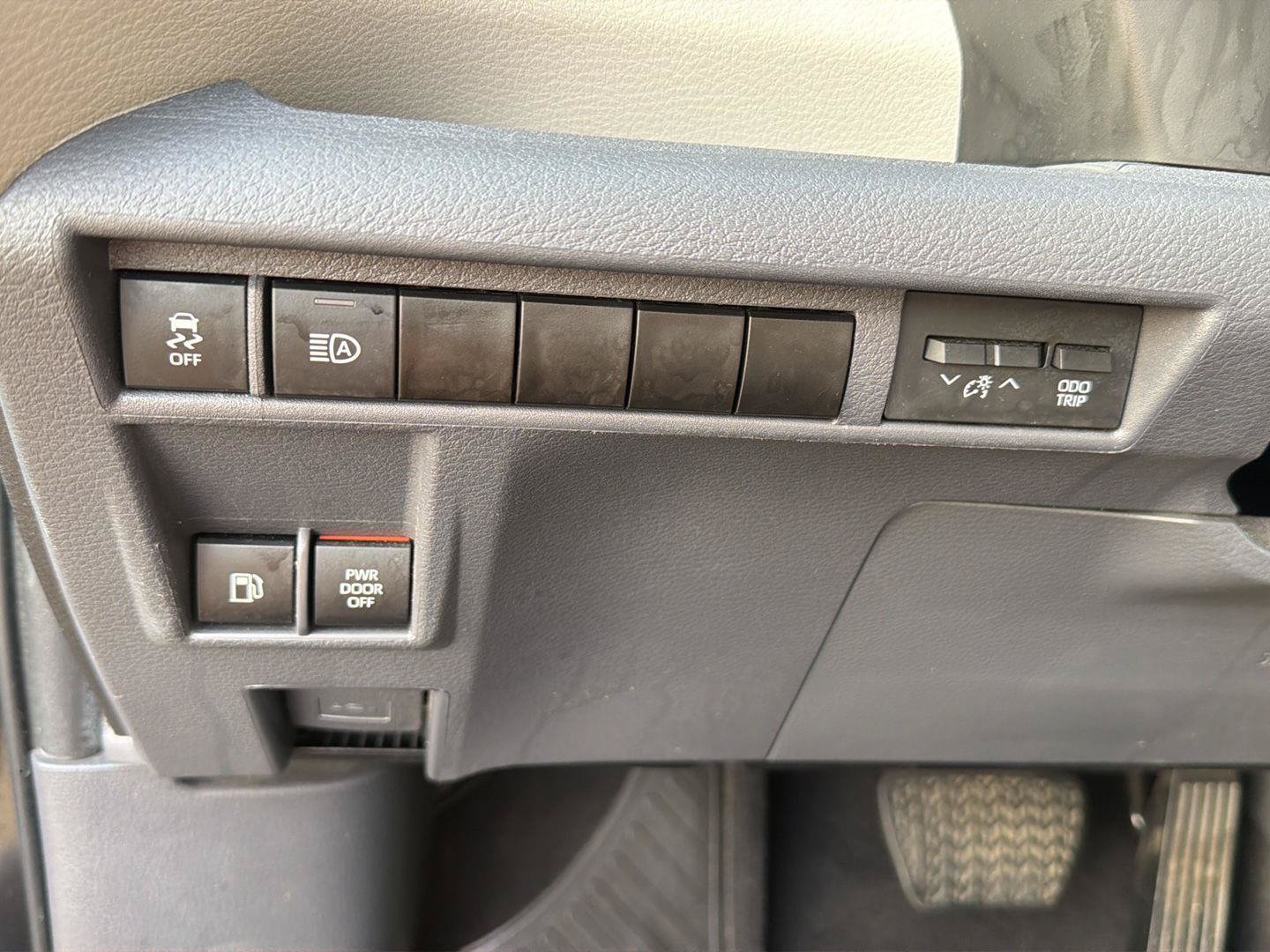 Used 2023 Toyota Sienna LE FWD image 17