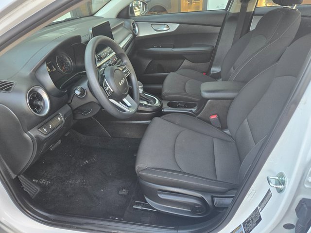 Used 2023 Kia Forte LXS w/ LXS Technology Package image 6
