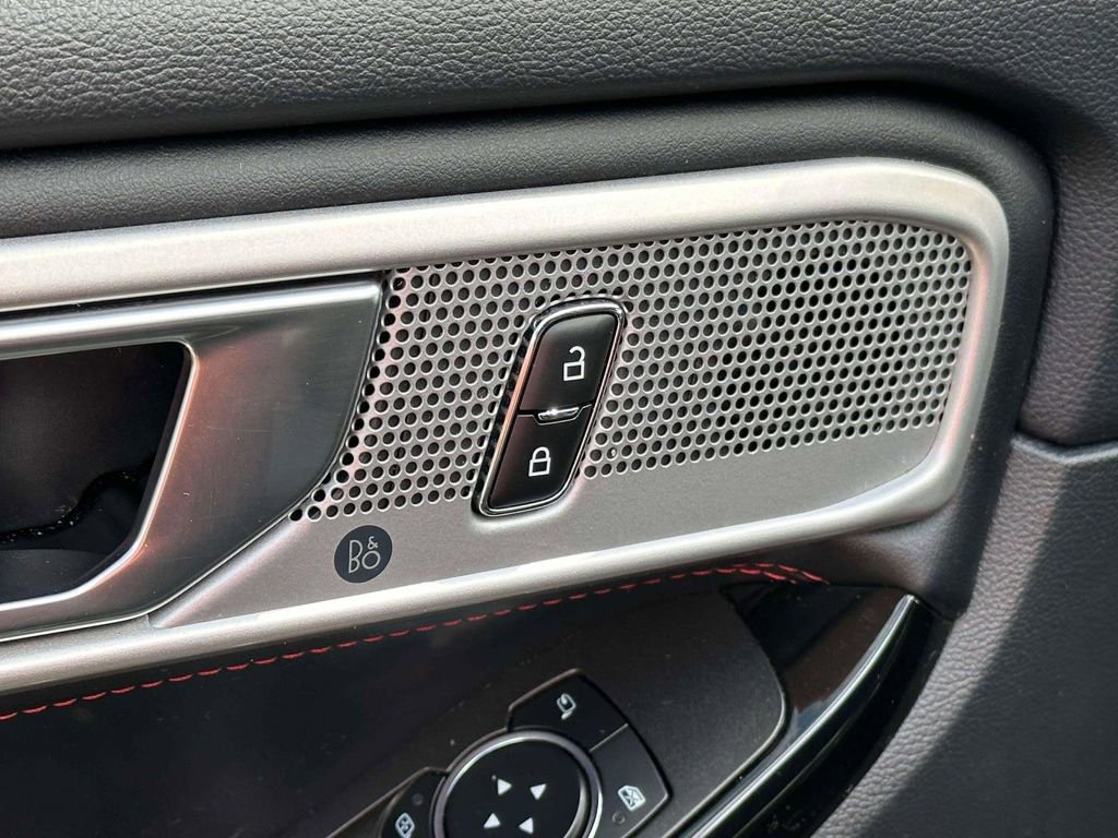 Used 2023 Ford Explorer ST-Line image 18