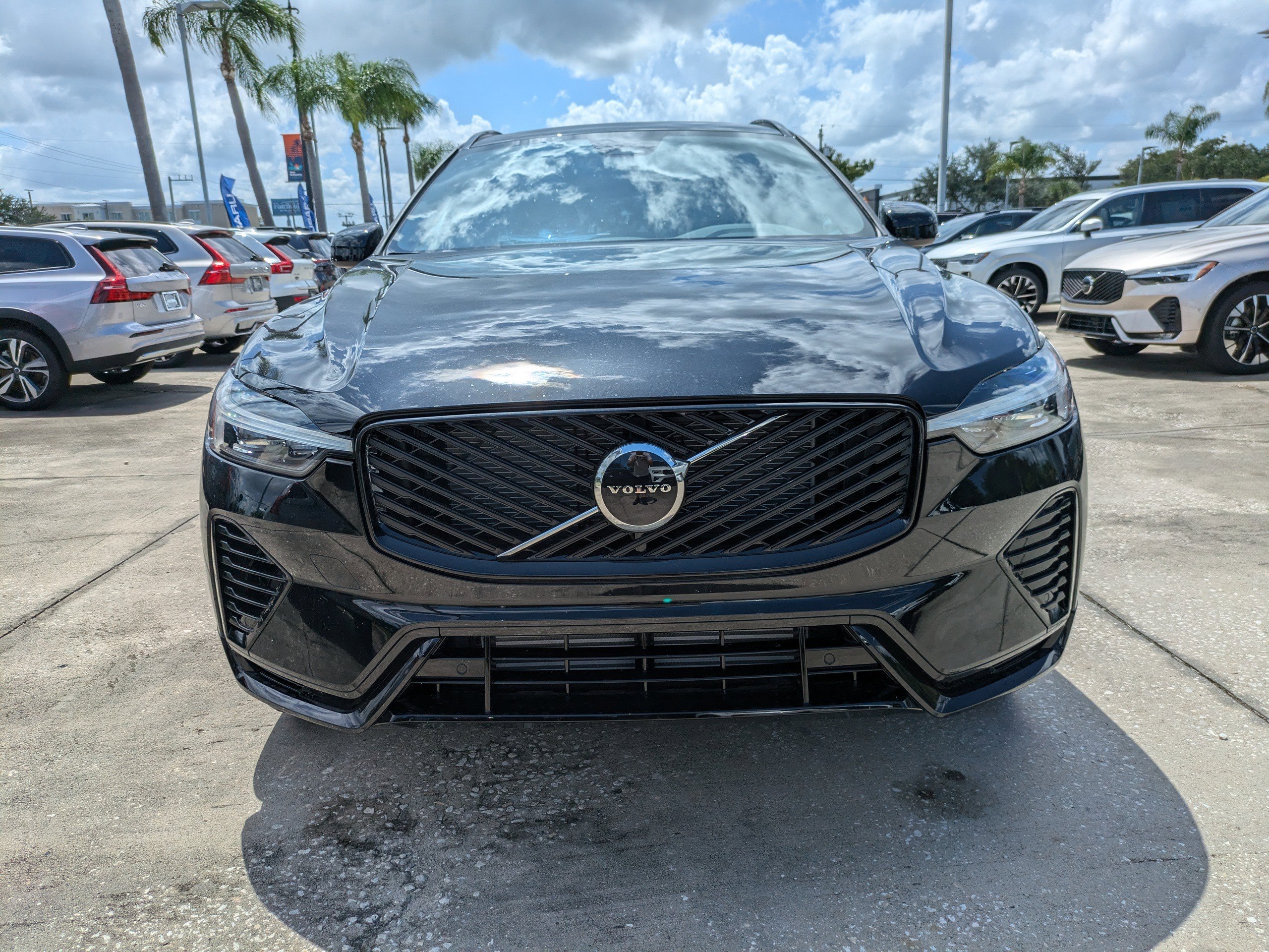 New 2026 Volvo XC60 T8 Core image 9