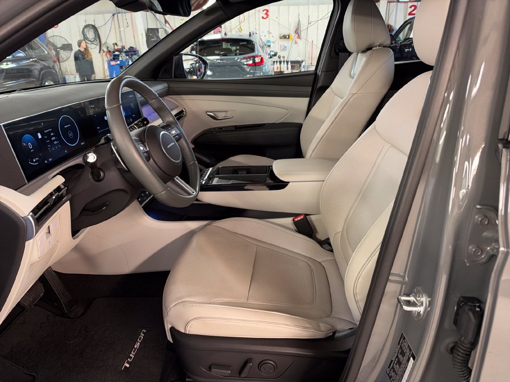 Certified 2026 Hyundai Tucson Limited AWD/4WD image 14