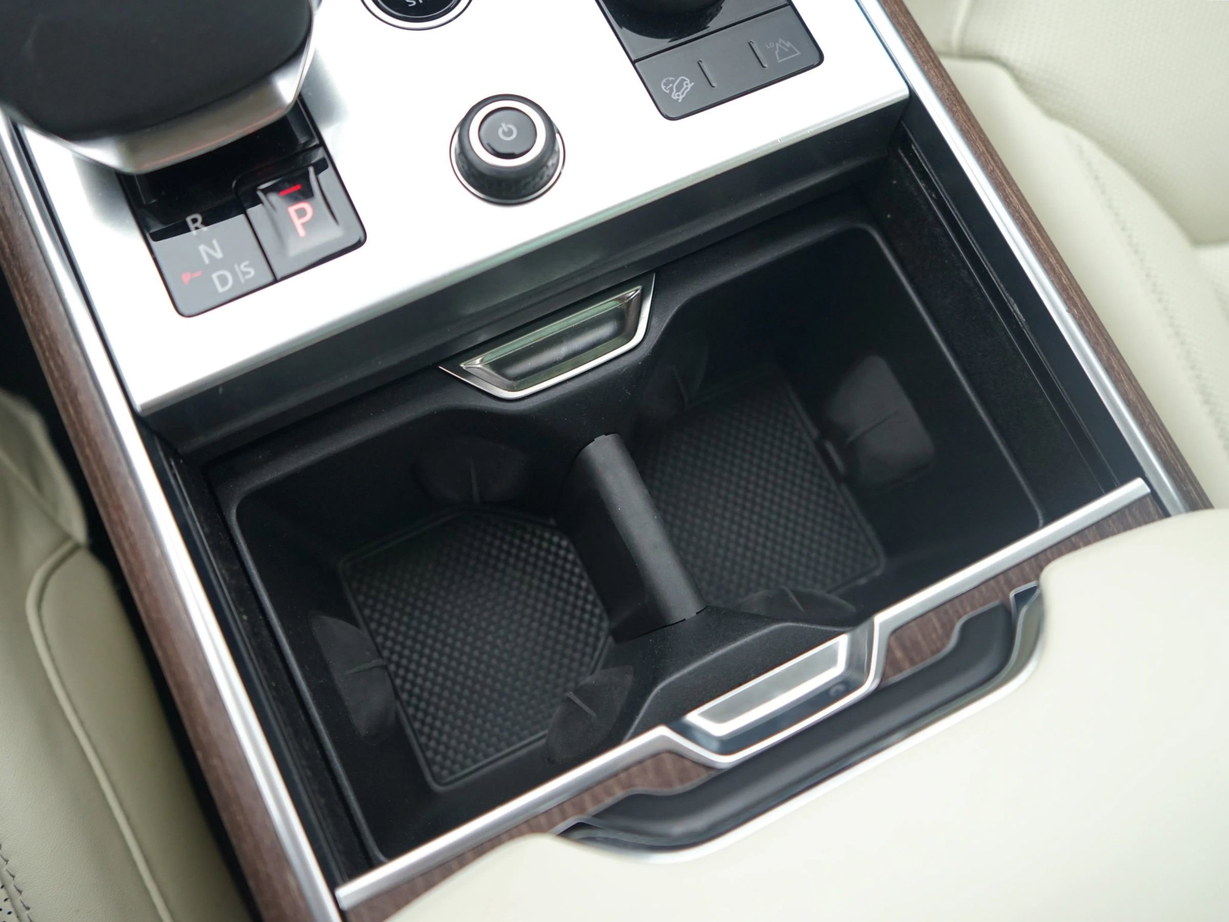Used 2023 Land Rover Range Rover SE image 31