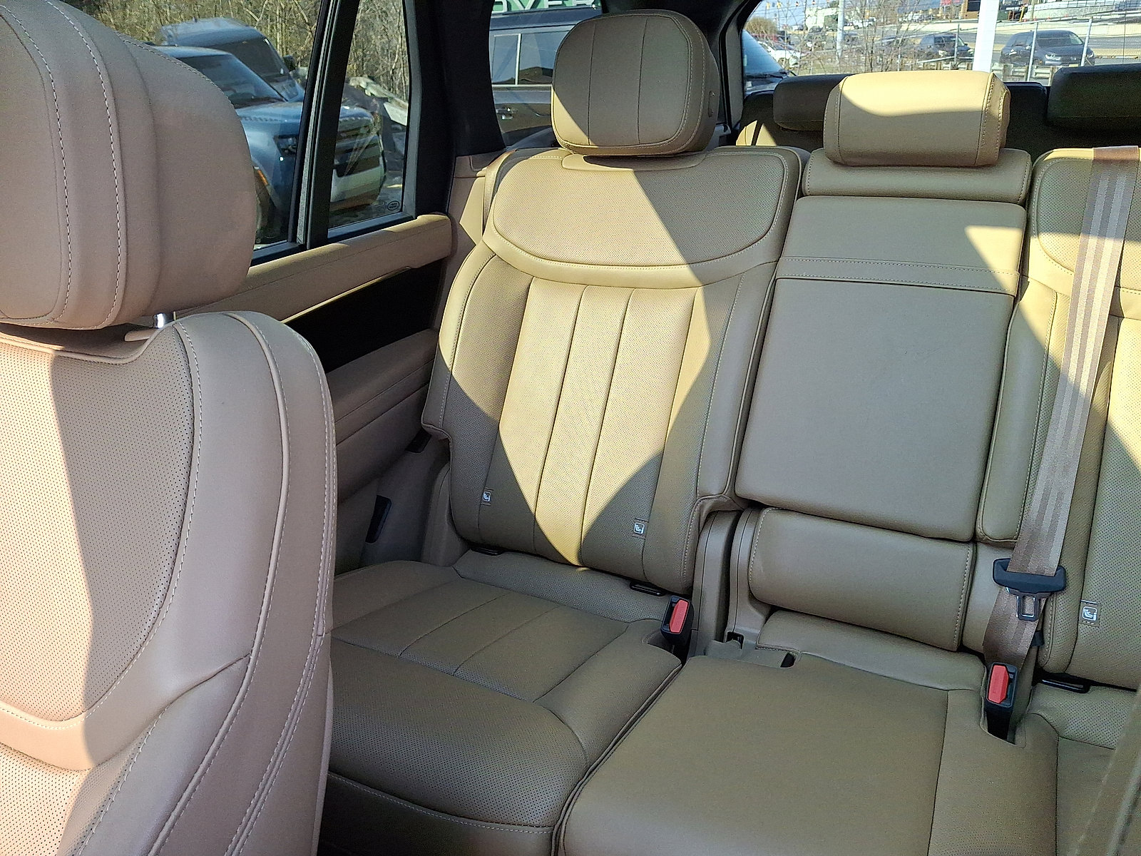 Used 2025 Land Rover Range Rover Long Wheelbase SE image 19