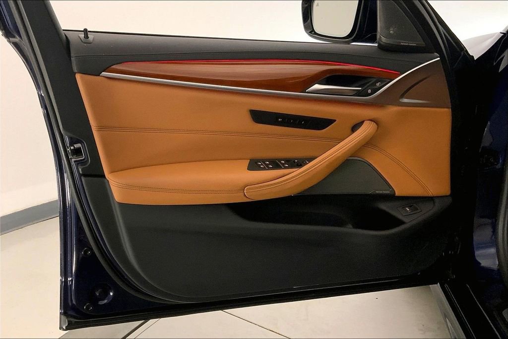 Used 2023 BMW M550i xDrive w/ Executive Package AWD/4WD image 24