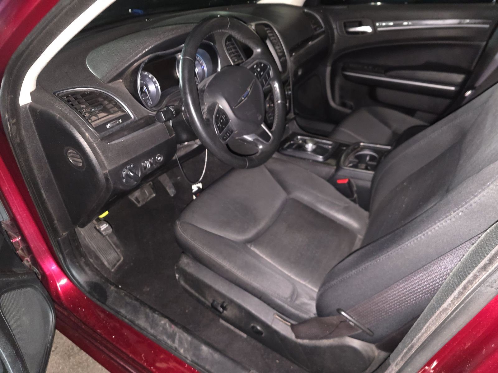 Used 2019 Chrysler 300 Touring w/ Sport Appearance Package RWD image 10