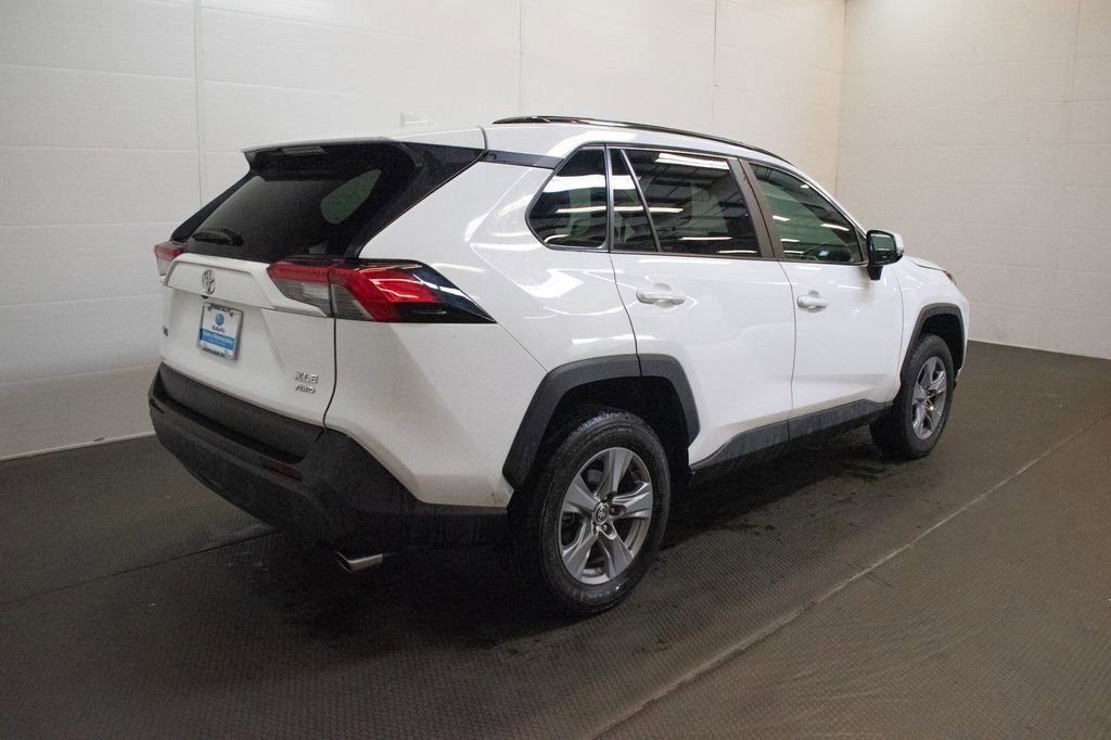Used 2024 Toyota RAV4 XLE AWD/4WD image 4
