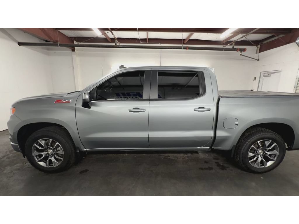 Used 2024 Chevrolet Silverado 1500 LT w/ Z71 Off-Road Package AWD/4WD image 5