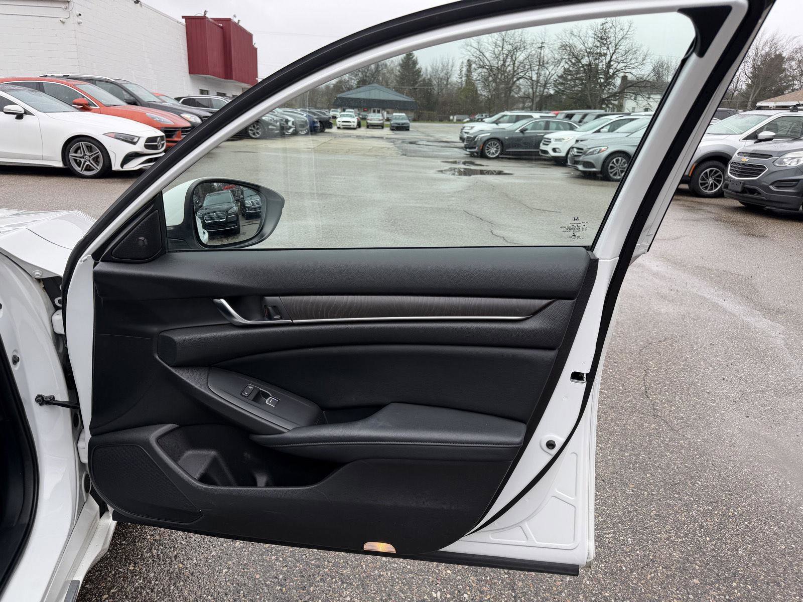 Used 2018 Honda Accord EX-L image 23