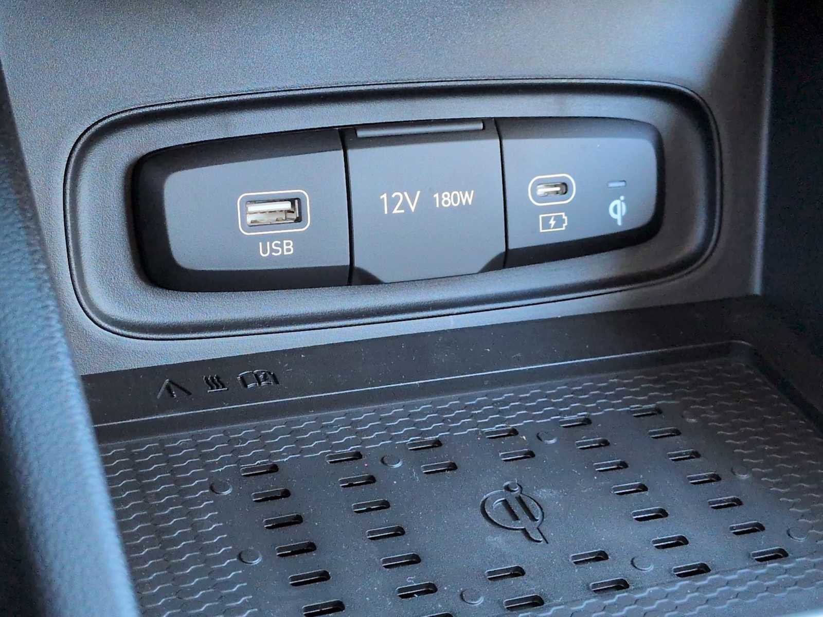 Certified 2026 Hyundai Venue SEL image 31