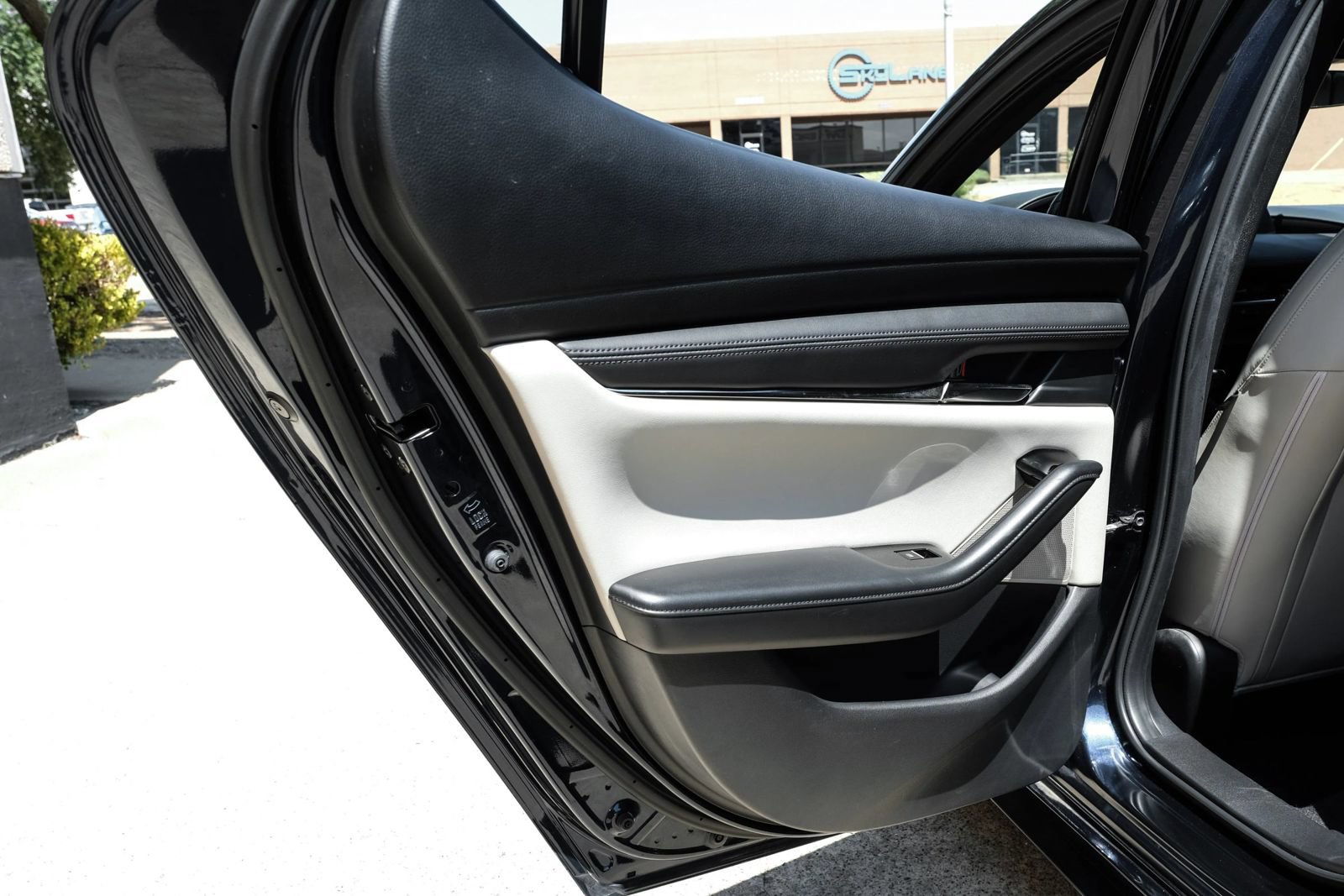 Used 2019 MAZDA MAZDA3 Hatchback w/ Preferred Package FWD image 40