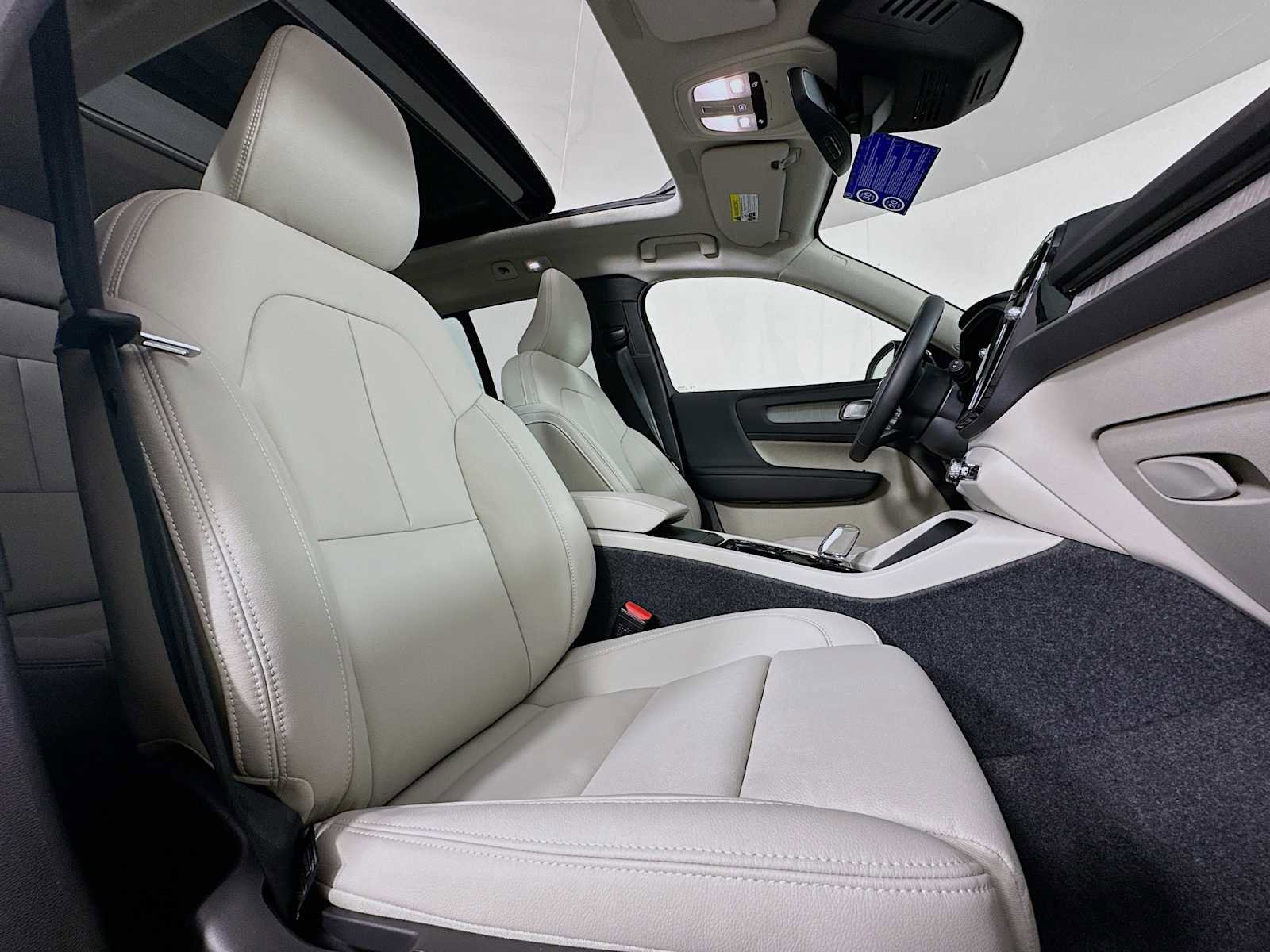 New 2026 Volvo XC40 B4 Plus w/ Protection Package image 27