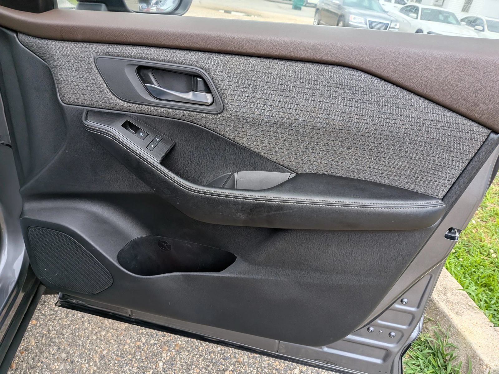 Used 2023 Nissan Rogue SV AWD/4WD image 37