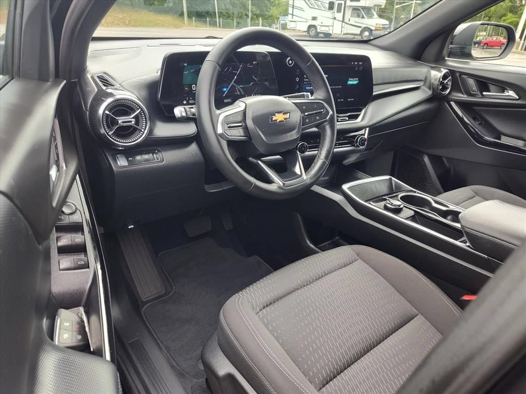 Used 2026 Chevrolet Equinox LT AWD/4WD image 14