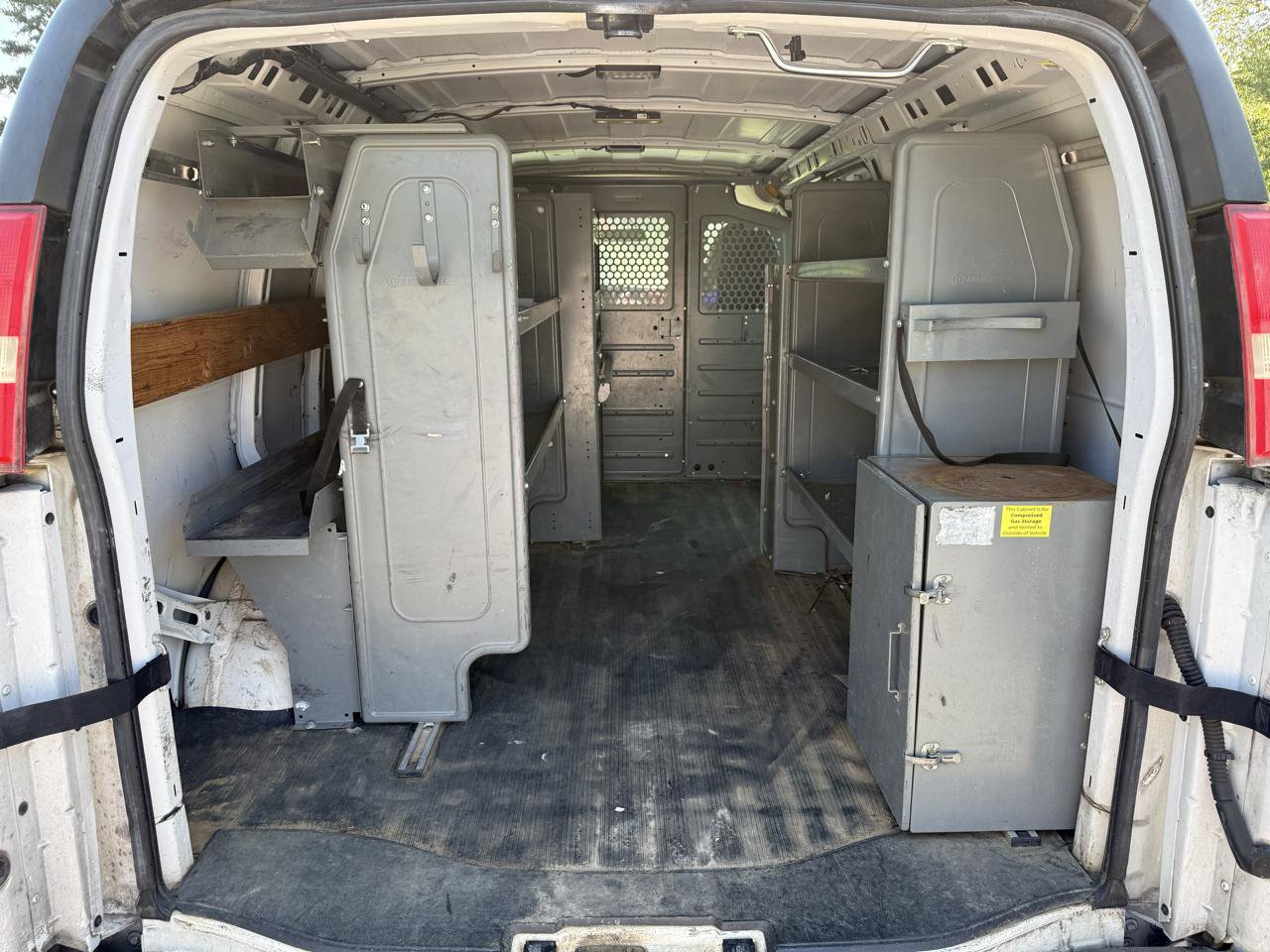 Used 2015 Chevrolet Express 2500 RWD image 6